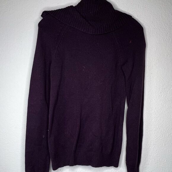 Gap Sweater - Picture 2 of 6